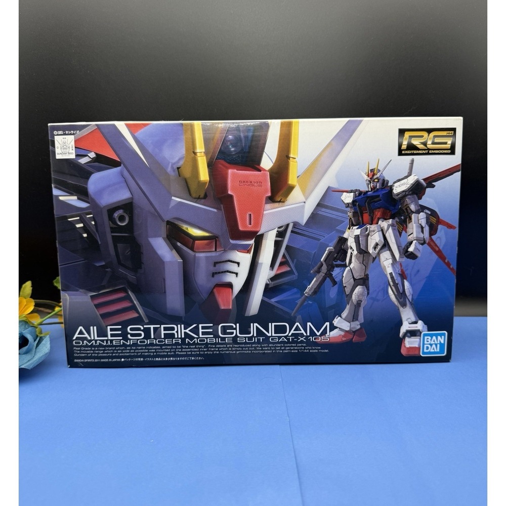 Bandai RG 1/144 Aile Strike Gundam GAT-X105 Model Kit Complete Gundam SEED